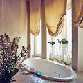 Австрийские шторы для ванной комнаты