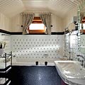 Классические шторы в ванную