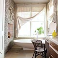 Модельные шторы для ванной комнаты